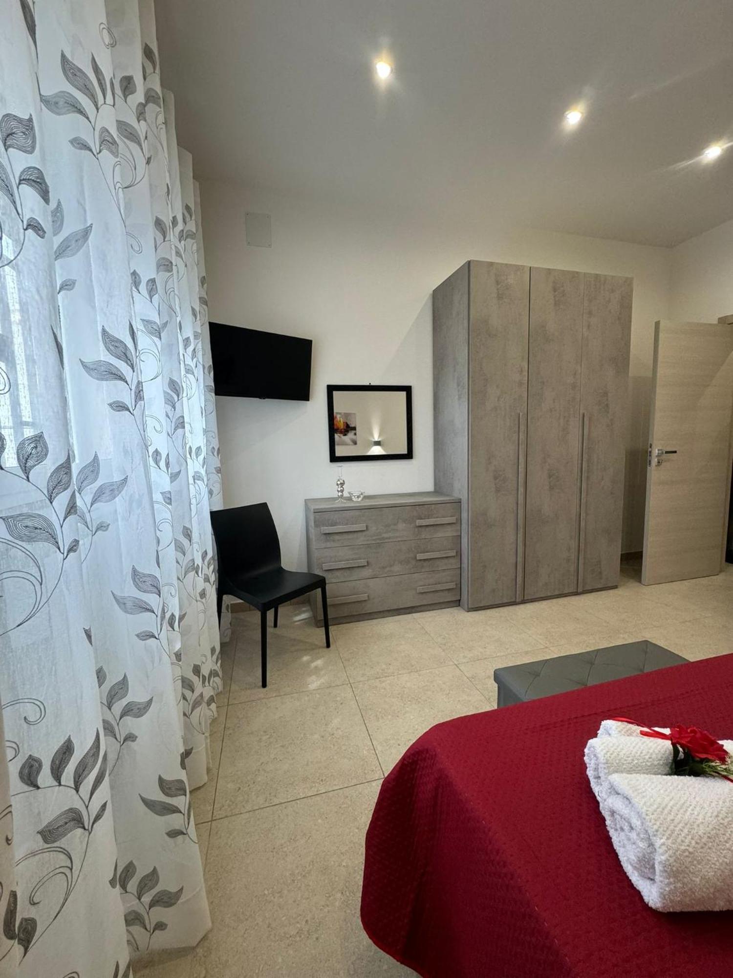 Casa Vacanze La Perla Rara Taranto Exterior photo