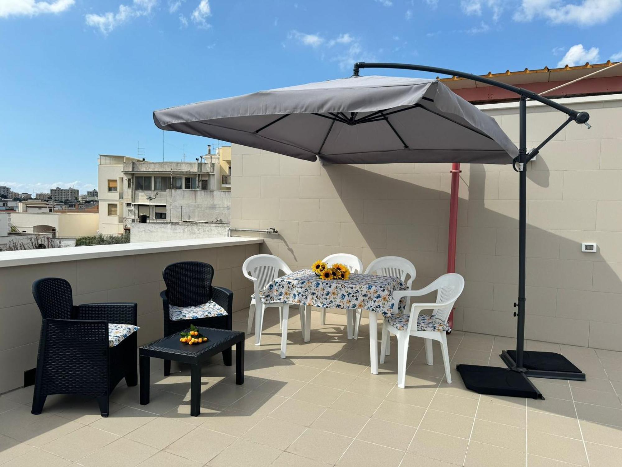 Casa Vacanze La Perla Rara Taranto Exterior photo